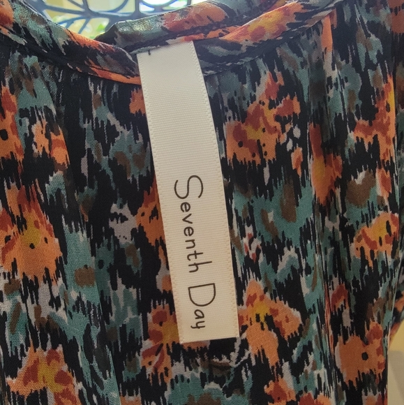 Cold shoulder, sheer, blousy dress with a cinched waste. - Picture 3 of 3